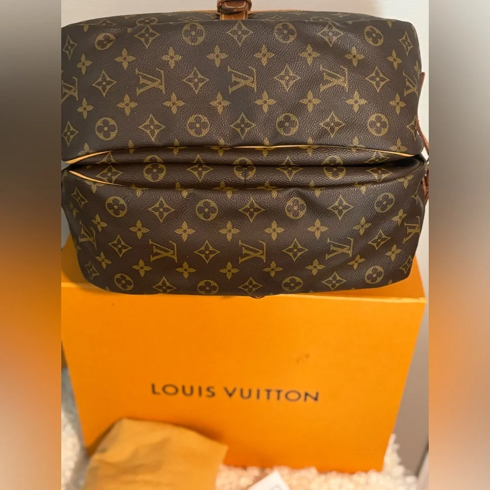 Louis Vuitton Saumur 35 Monogram Canvas Bag w/COA, Box & Dust Bag - Picture 3 of 16